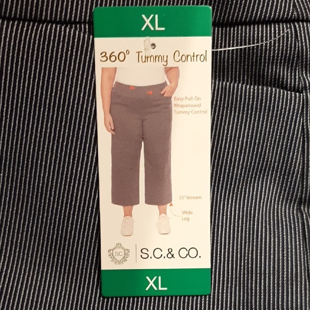 S.C. & Co XL Navy 360° Tummy Control Pull-On Capri Pants NWT